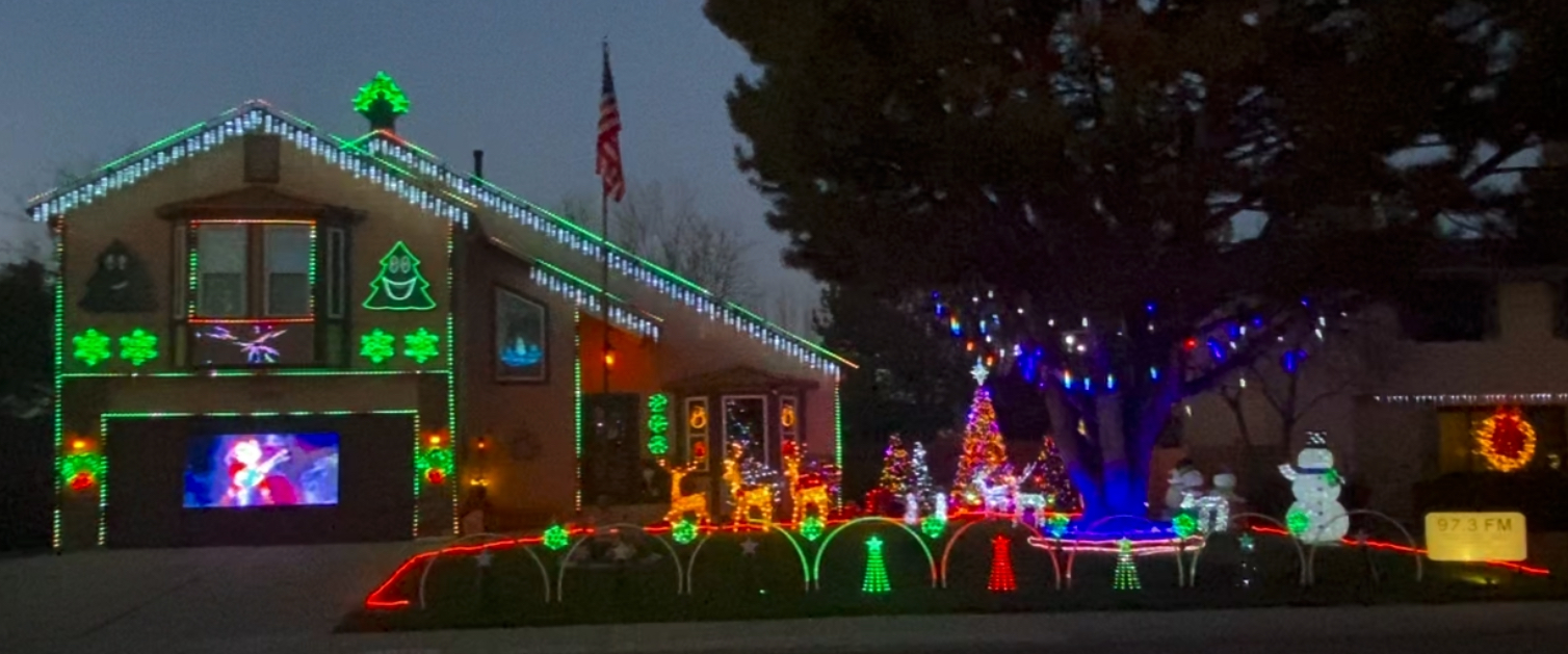 2024 Christmas Light Show Preview of House